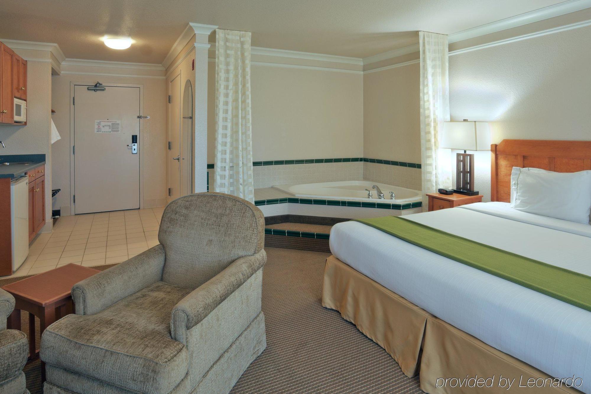 Holiday Inn Express Hotel & Suites Arcata/Eureka-Airport Area By Ihg McKinleyville Oda fotoğraf
