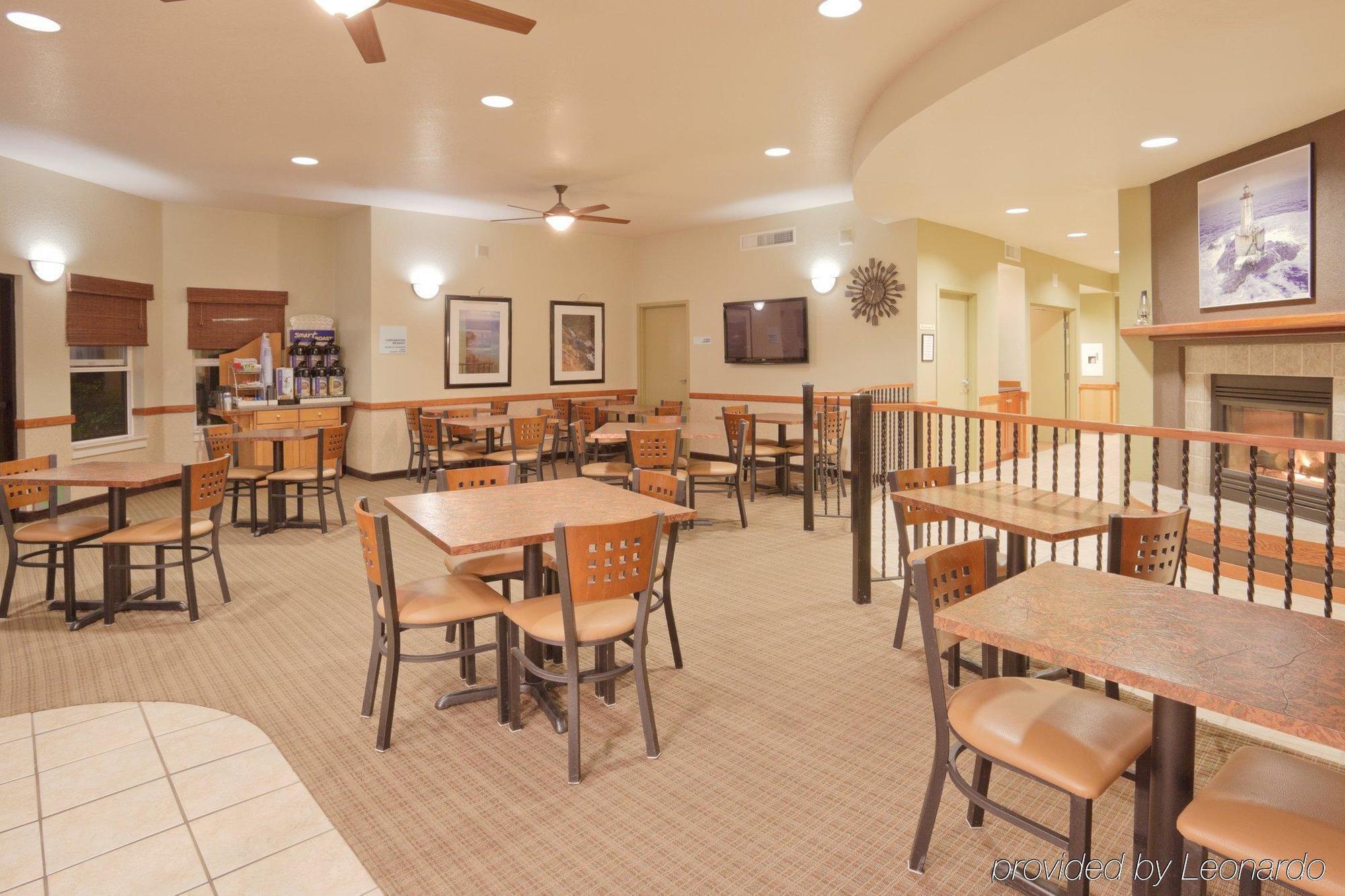 Holiday Inn Express Hotel & Suites Arcata/Eureka-Airport Area By Ihg McKinleyville Restoran fotoğraf