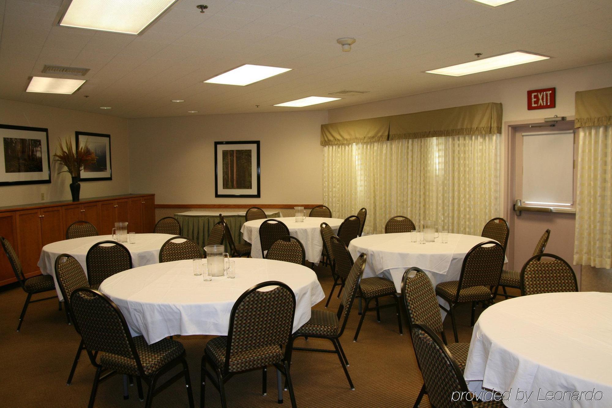 Holiday Inn Express Hotel & Suites Arcata/Eureka-Airport Area By Ihg McKinleyville Konforlar fotoğraf